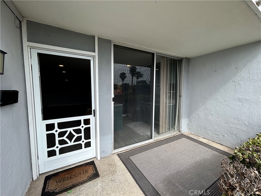 Residential Lease for rent at 676 The Village, Redondo Beach CA and 1 bath