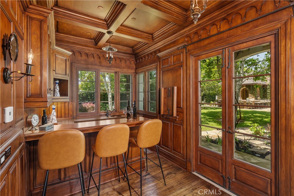 Active for sale at Toluca Lake, CA, Toluca Lake, CA CA and 10 baths