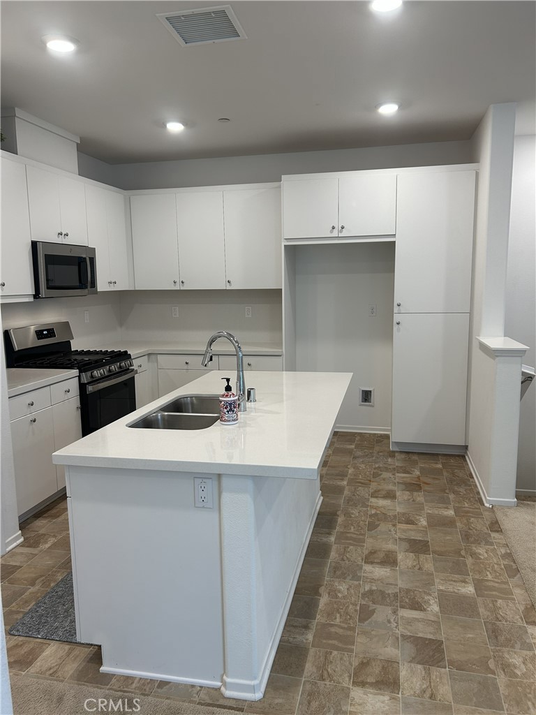 Residential Lease for rent at 5585 Kate Way 6, Fontana CA featuring 2 beds and 2 baths