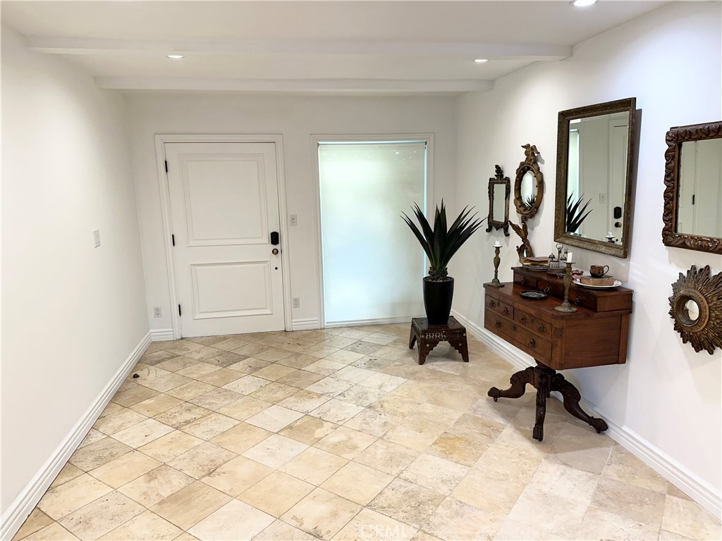 Residential Lease for rent at 27424 Rainbow Ridge, Palos Verdes Peninsula CA featuring 5 beds and 6 baths