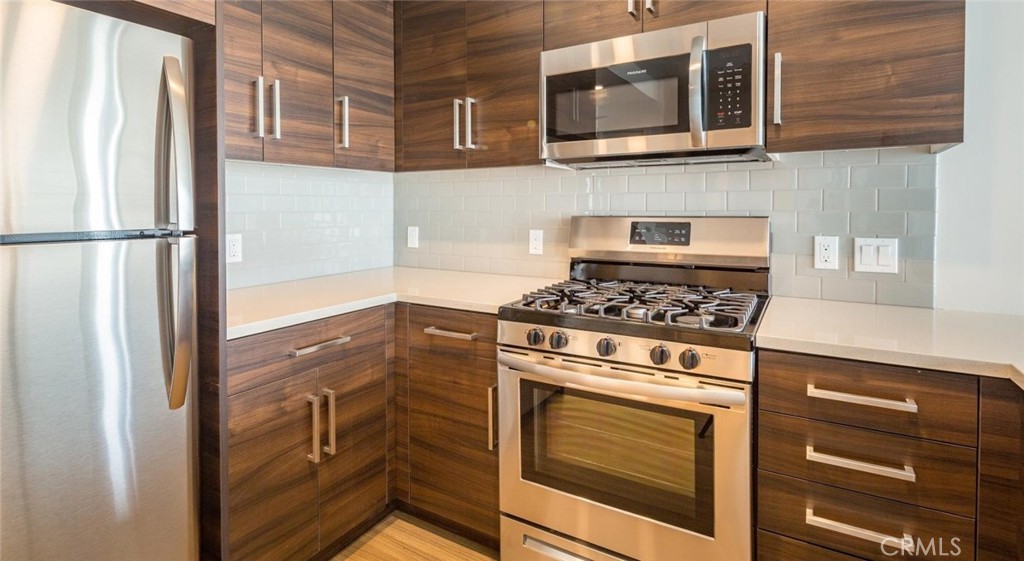Residential Lease for rent at 150 Van Ness Avenue 0235, San Francisco CA featuring 1 bed and 1 bath