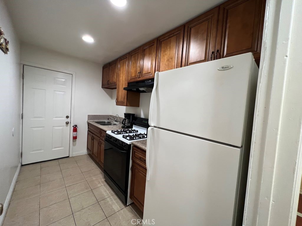 Residential Lease for rent at 4963 Sereno, Temple City CA featuring 3 beds and 2 baths