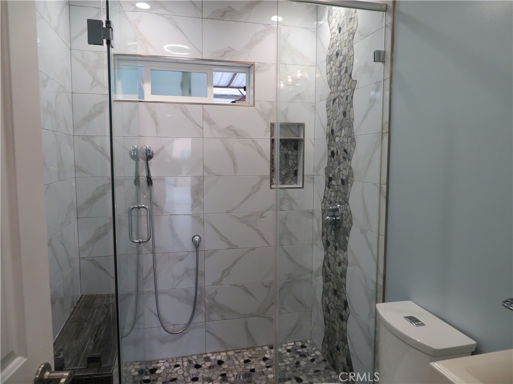 Residential Lease for rent at 6510 Lucille, Bell CA featuring 2 beds and 1 bath