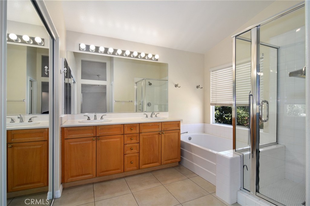 Residential Lease for rent at 4597 El Capitan, Camarillo CA featuring 4 beds and 3 baths