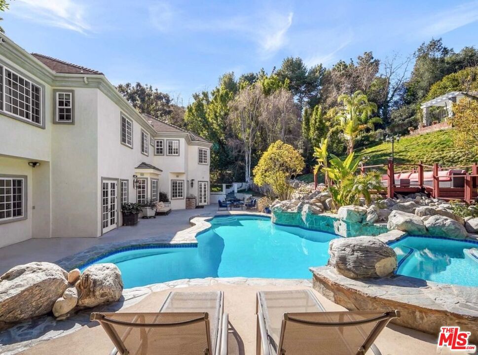 Residential Lease for rent at 14132 Beresford Road, Beverly Hills CA featuring 5 beds and 8 baths