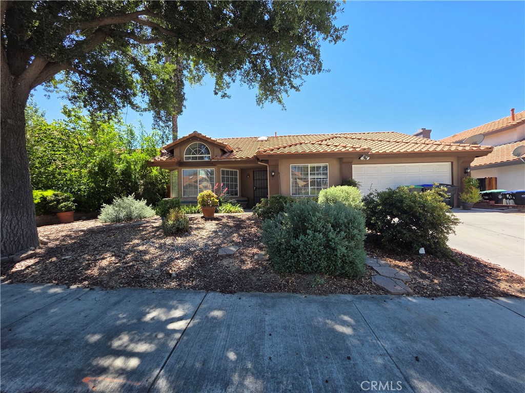 Residential Lease for rent at 2099 Rosemary Court, Hemet CA featuring 4 beds and 2 baths