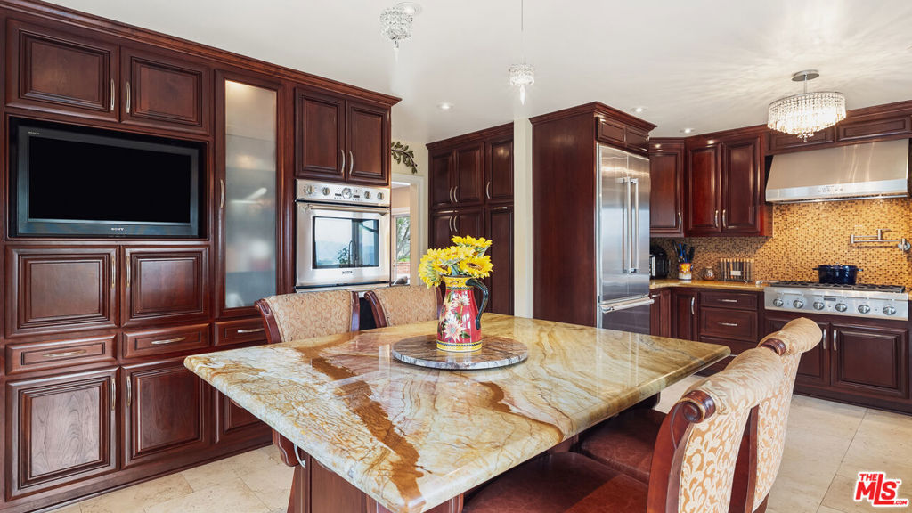 Active for sale at Glendale, CA, Glendale, CA CA and 4 baths