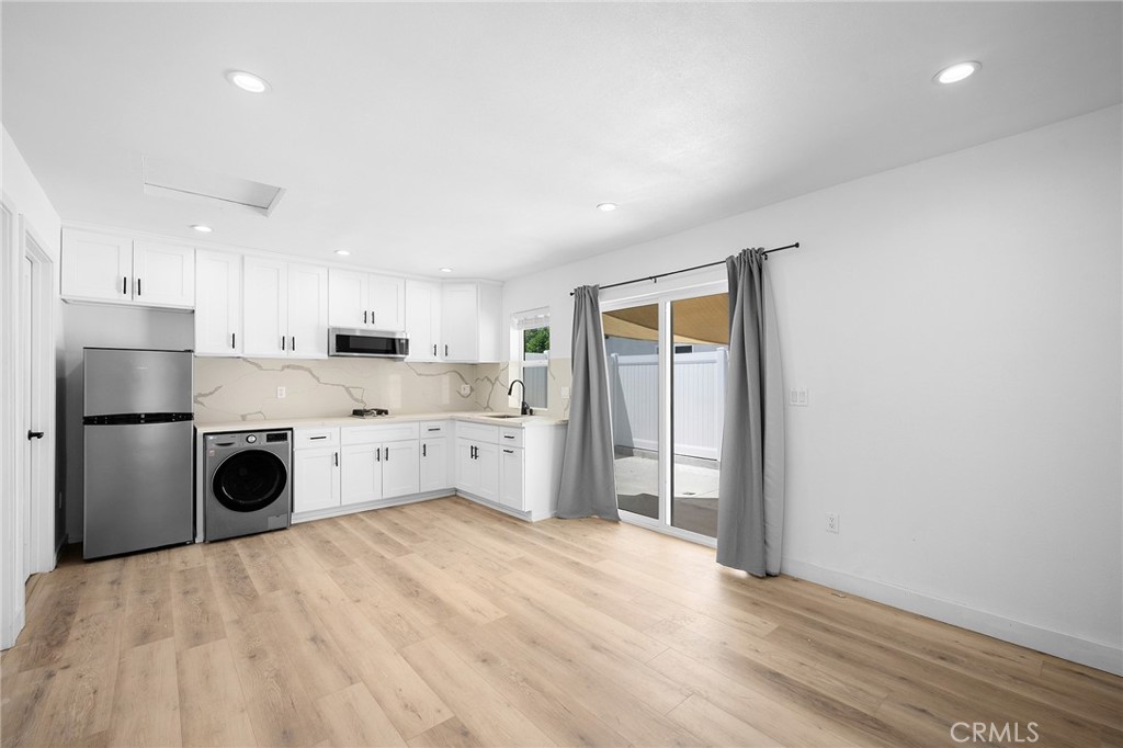 Residential Lease for rent at 2129 N Pepper Street 101, Burbank CA featuring 1 bed and 1 bath