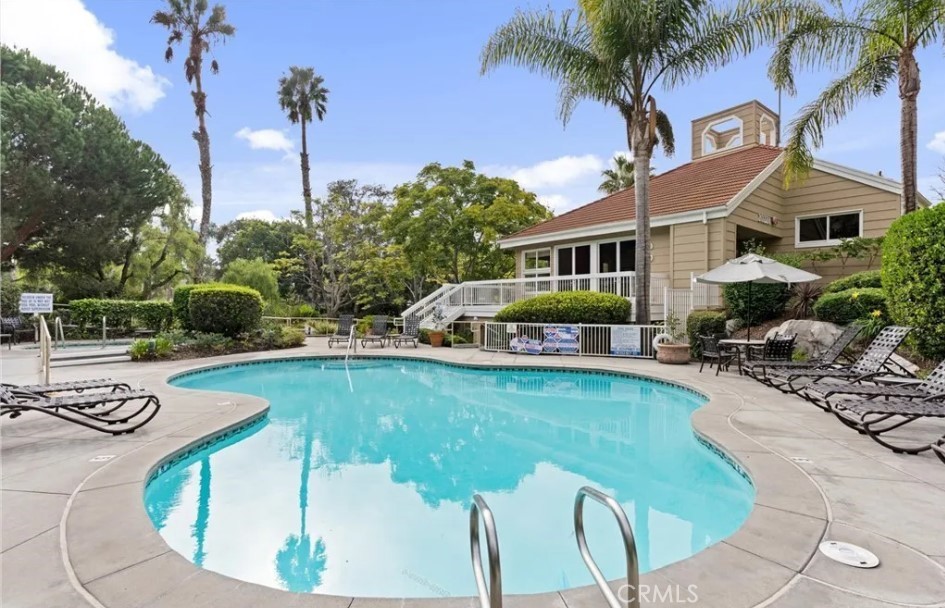 Residential Lease for rent at 20191 Cape Coral Lane 3-314, Huntington Beach CA featuring 1 bed and 1 bath