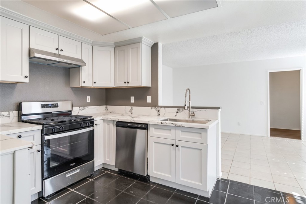 Residential Lease for rent at 12579 Santa Fe, Victorville CA featuring 4 beds and 3 baths
