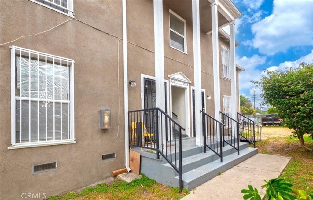Apartment for sale at 1931 35th Street, Los Angeles, CA