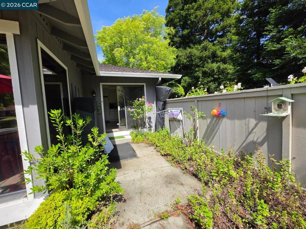 Residential Lease for rent at 2017 W Rancho Verde Cir, Danville CA featuring 2 beds and 2 baths