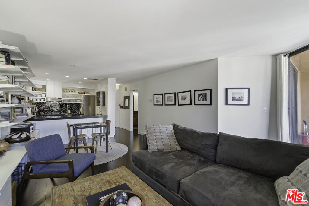 Residential Lease for rent at 740 N Kings Road 202, West Hollywood CA featuring 1 bed and 1 bath