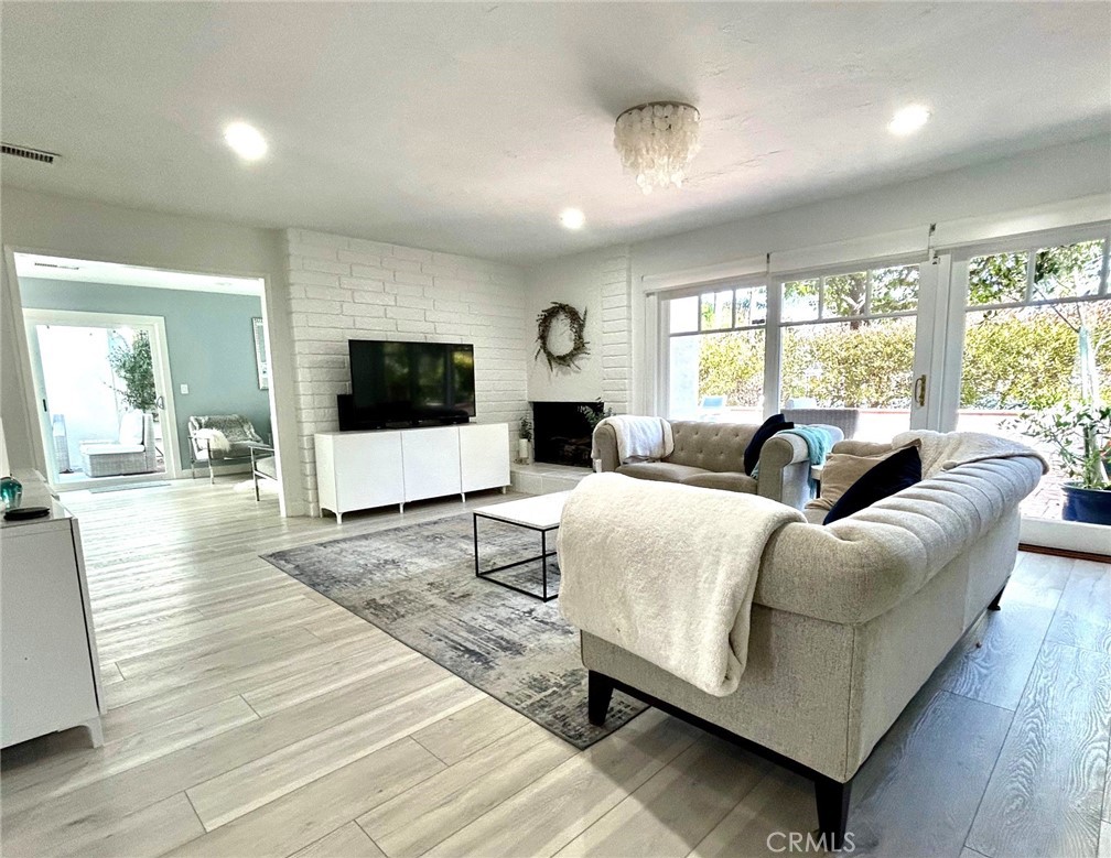 Residential Lease for rent at 446 Vista Roma, Newport Beach CA featuring 3 beds and 3 baths