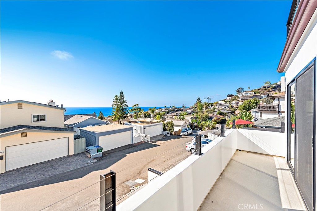 Residential Lease for rent at 2966 Terry Road, Laguna Beach CA featuring 3 beds and 2 baths