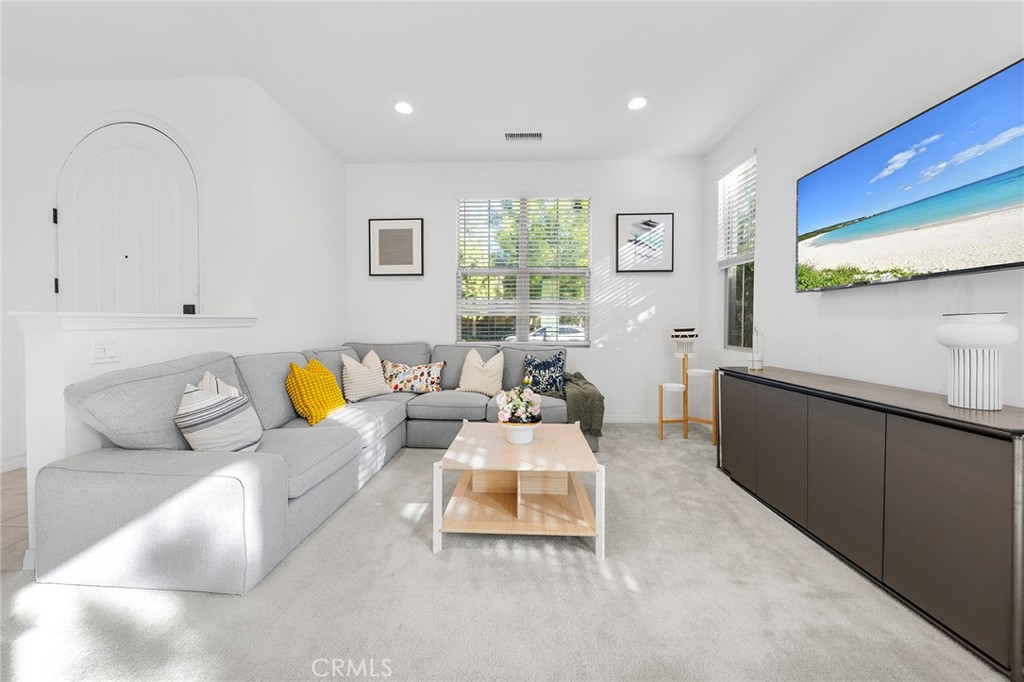 Residential Lease for rent at 117 Henson, Irvine CA featuring 3 beds and 3 baths