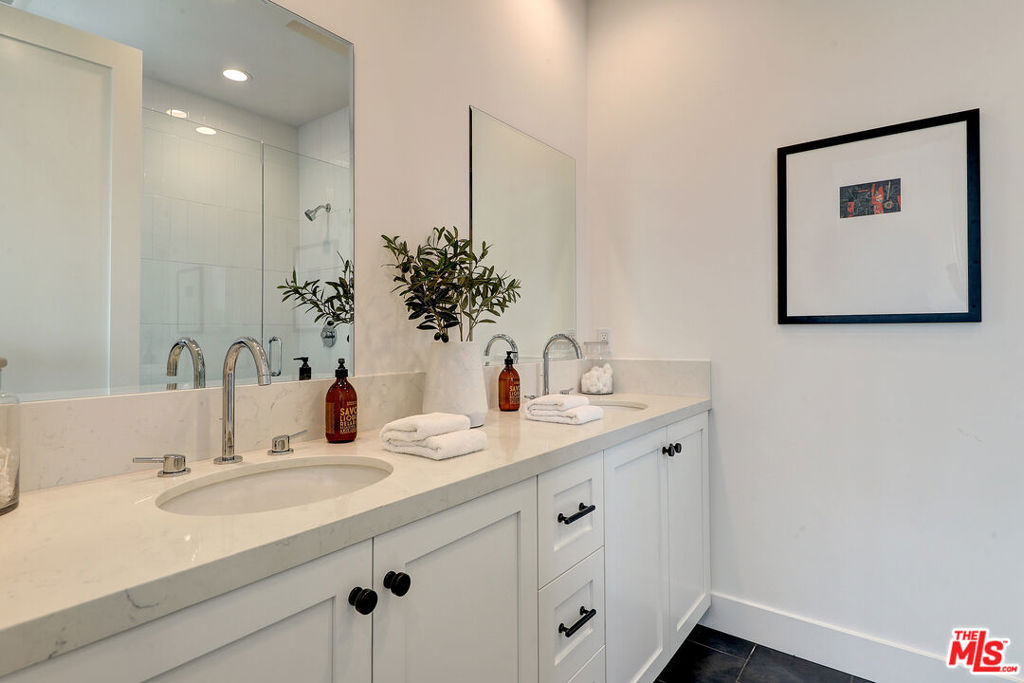 Residential Income for sale at 1445 S Redondo Boulevard, Los Angeles CA featuring 11 beds and 15 baths