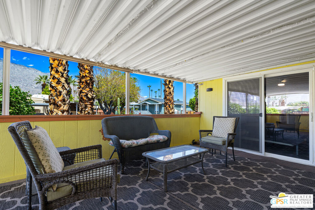 Residential Lease for rent at 306 Logenita Street, Palm Springs CA featuring 1 bed and 2 baths