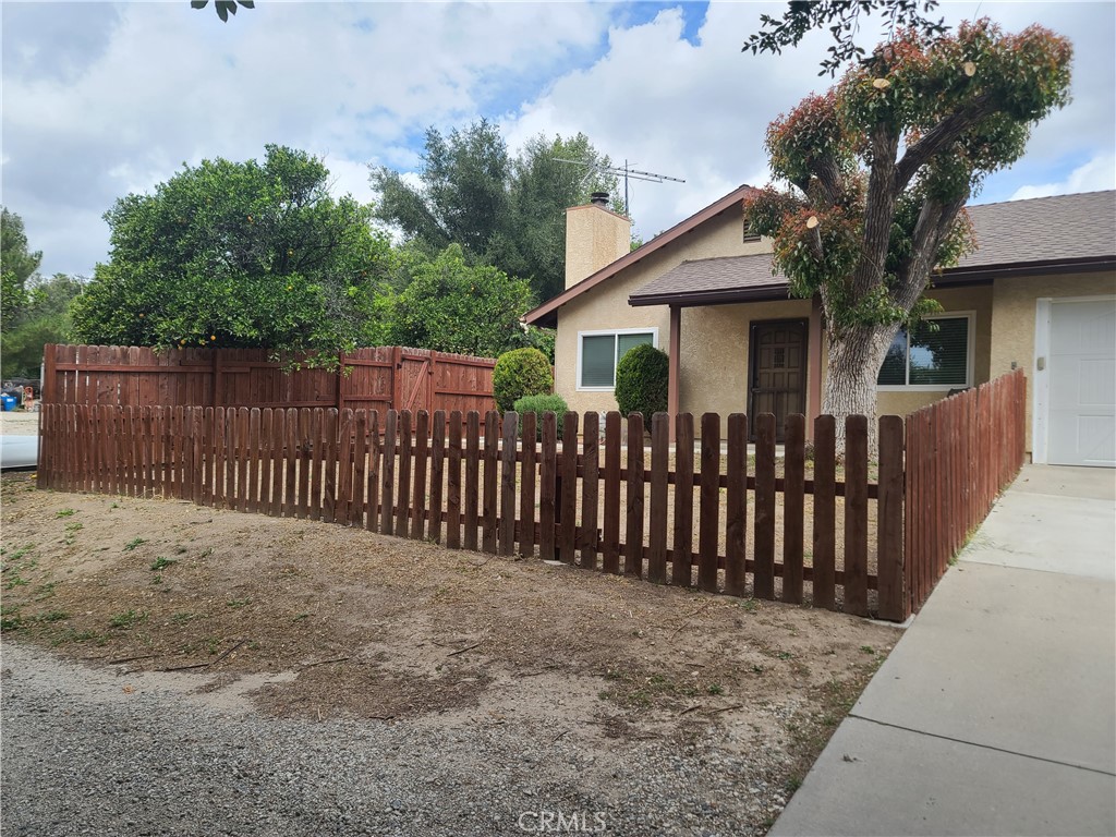 Residential Lease for rent at , Simi Valley CA featuring 2 beds and 1 bath