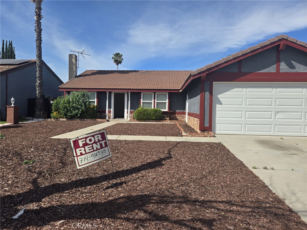 Residential Lease for rent at 15071 Rio Grande, Moreno Valley CA featuring 3 beds and 2 baths