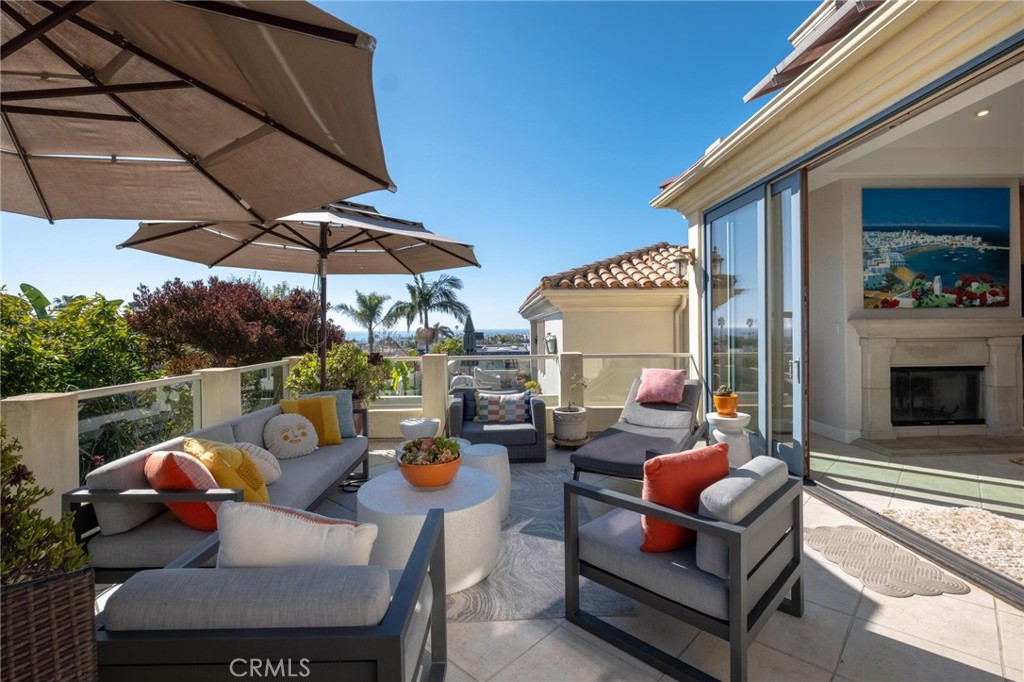 Residential Lease for rent at 926 Duncan Avenue, Manhattan Beach CA featuring 4 beds and 4 baths