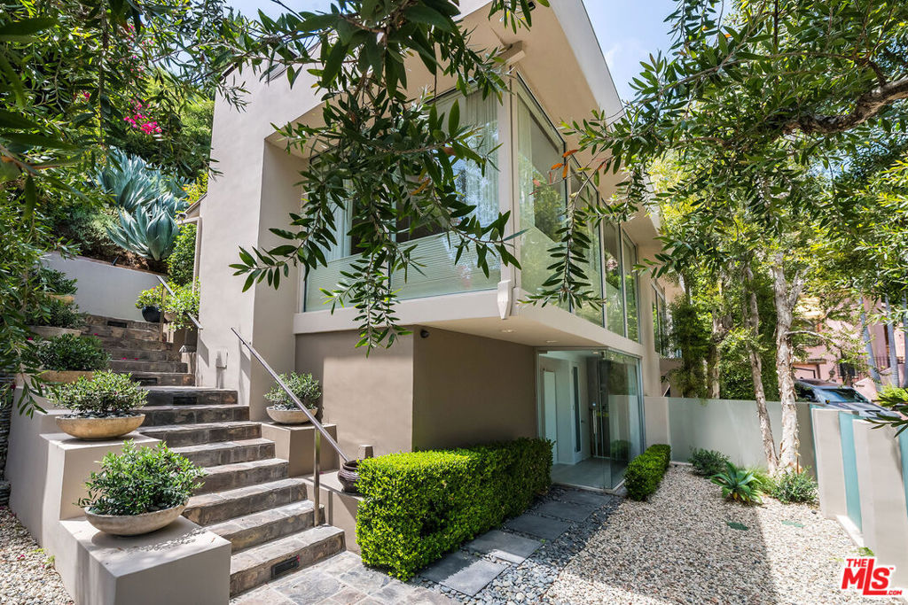 Residential Lease for rent at 1331 CORDELL Place, Los Angeles CA featuring 3 beds and 3 baths