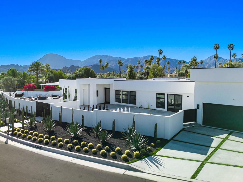 Residential Lease for rent at 47833 Sun Corral Trail, Palm Desert CA featuring 3 beds and 3 baths