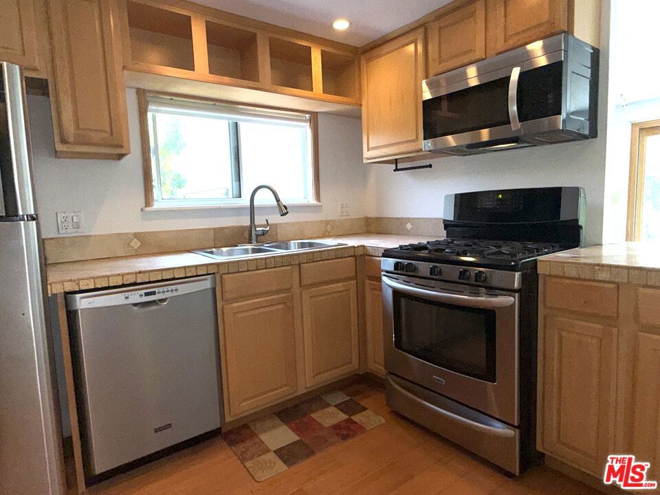 Residential Lease for rent at 30473 Mulholland Hwy 141, Agoura Hills CA featuring 3 beds and 3 baths