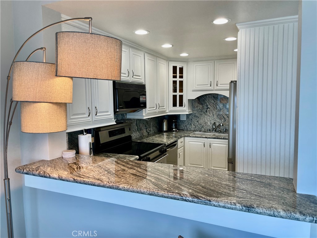 Residential Lease for rent at 525 E Seaside 709, Long Beach CA featuring 2 beds and 2 baths