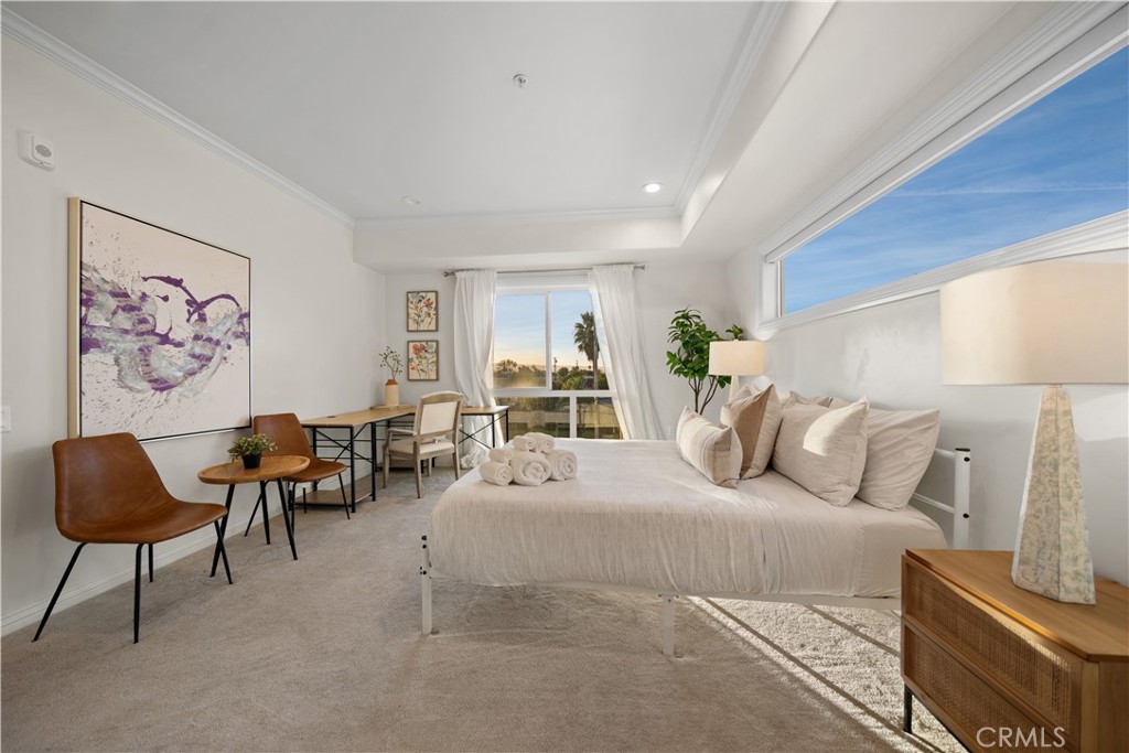 Condominium for rent at 1598 Long Beach, Long Beach, CA featuring 2 beds and 3 baths