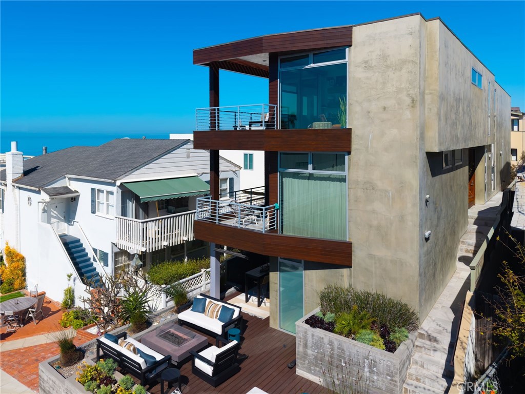 Residential Lease for rent at 121 16th Street, Manhattan Beach CA featuring 4 beds and 5 baths