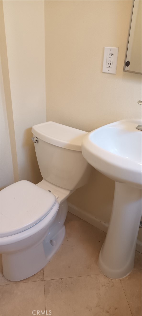 Residential Lease for rent at 1513 1/2 E Ocean Avenue, Long Beach CA featuring 1 bed and 1 bath