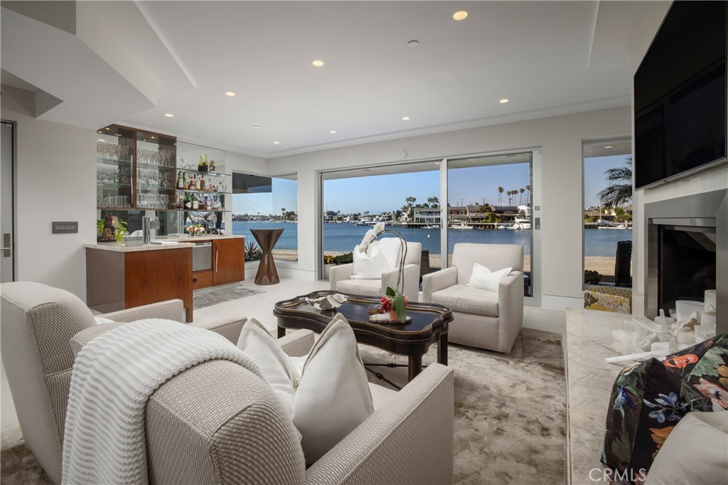 Single Family Residence for sale at 5517 E Ocean, Long Beach, CA featuring 6 beds and 6 baths