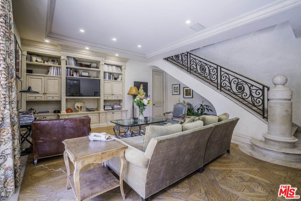Residential Lease for rent at 9742 Wendover Drive, Beverly Hills CA featuring 7 beds and 8 baths