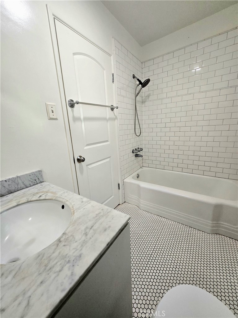 Residential Lease for rent at 5405 Granada Avenue, Riverside CA featuring 3 beds and 2 baths