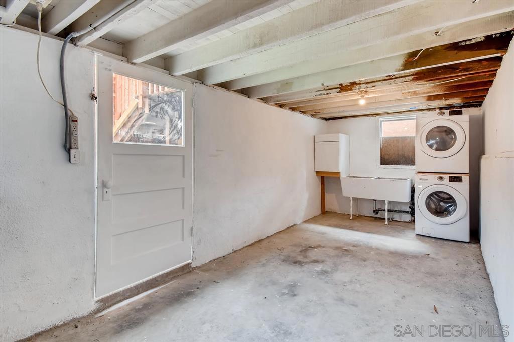 Residential Lease for rent at 4764 W Point Loma Blvd W, San Diego CA featuring 3 beds and 2 baths
