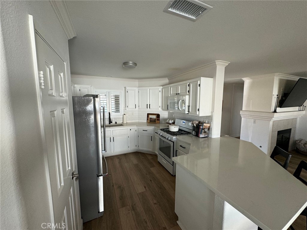 Residential Lease for rent at 30419 Napa Street, Menifee CA featuring 3 beds and 2 baths