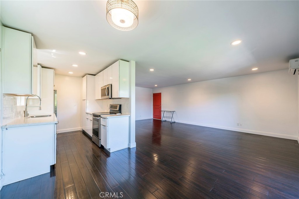 Residential Income for sale at 1601 Veteran Avenue 301/302, Los Angeles CA