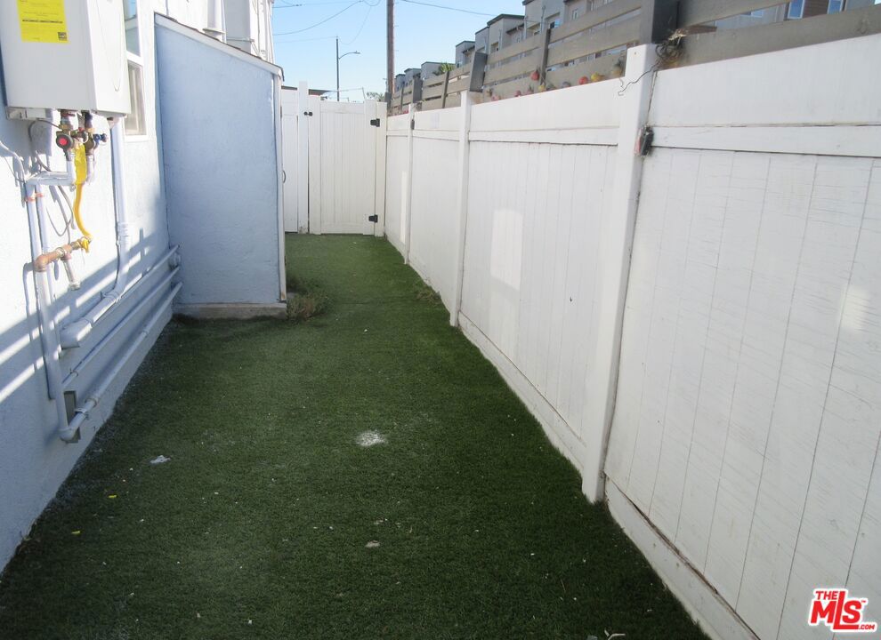 Residential Lease for rent at 1246 W 144th Street 5, Gardena CA featuring 2 beds and 2 baths