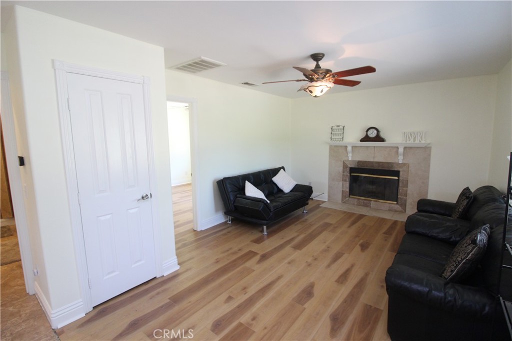 Residential Lease for rent at 18797 Vista de Montanas G, Murrieta CA featuring 2 beds and 1 bath