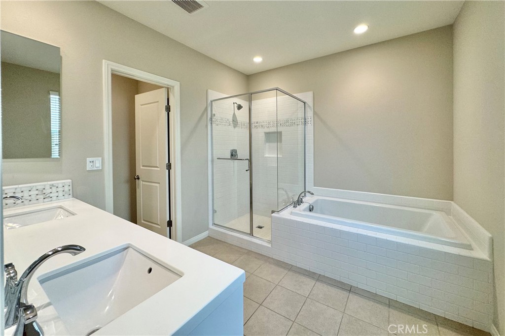 Residential Lease for rent at 123 Augustine, Irvine CA featuring 3 beds and 3 baths