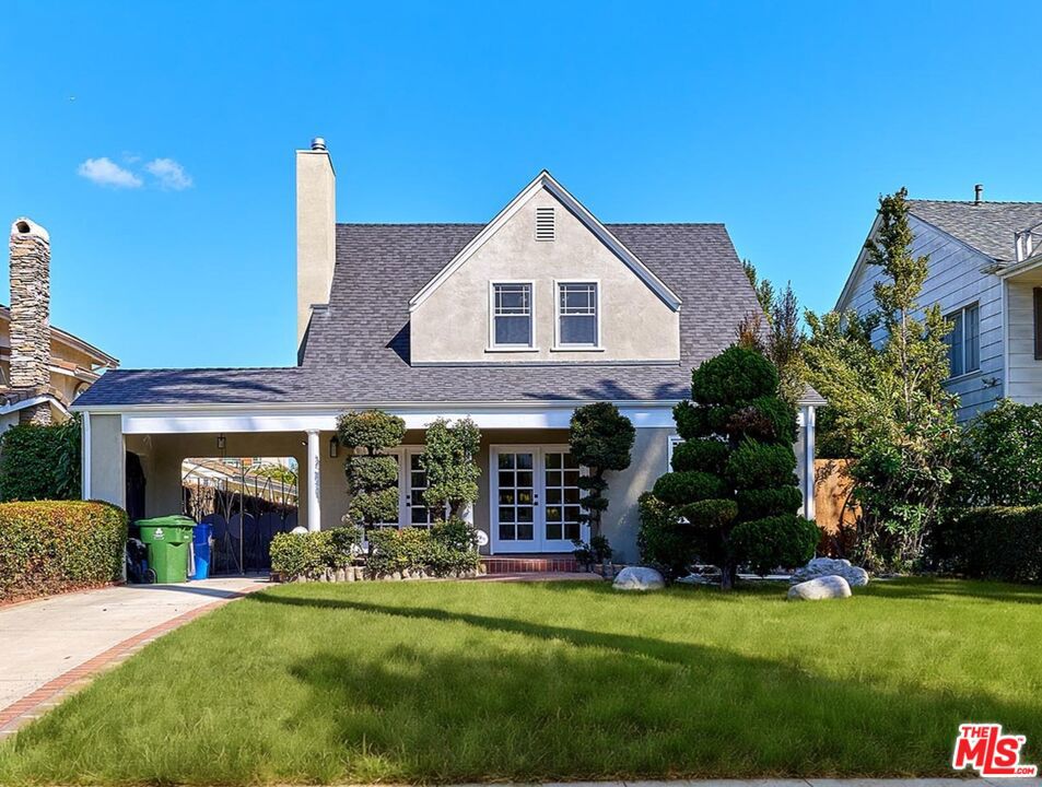 Residential for sale at 916 S Victoria Avenue, Los Angeles CA featuring 4 beds and 3 baths