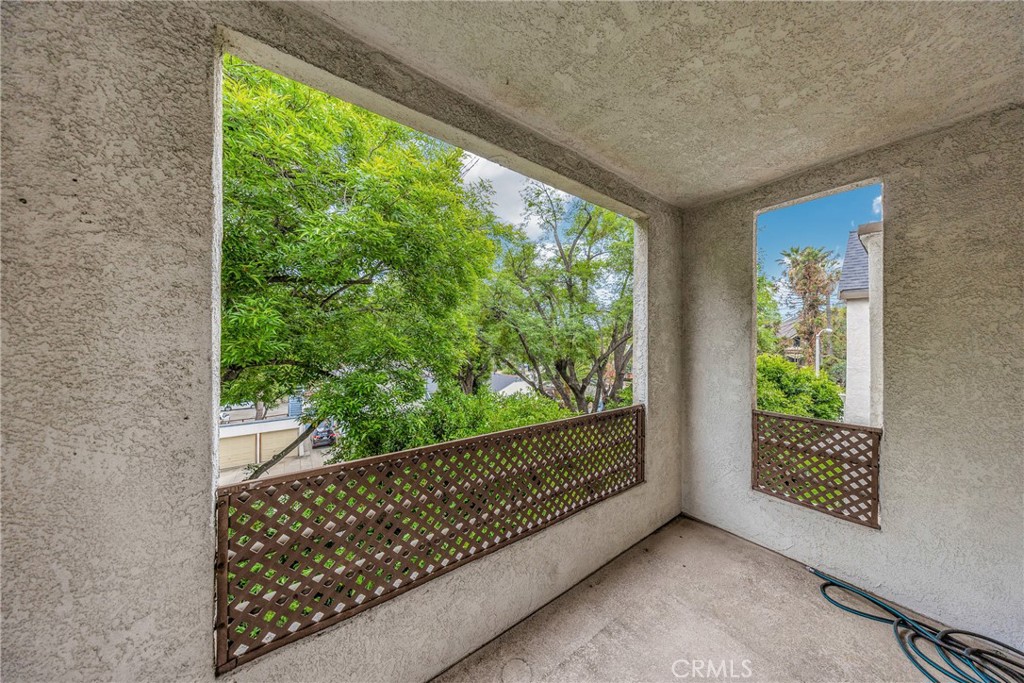 Residential Lease for rent at 300 N El Molino 327, Pasadena CA featuring 2 beds and 2 baths
