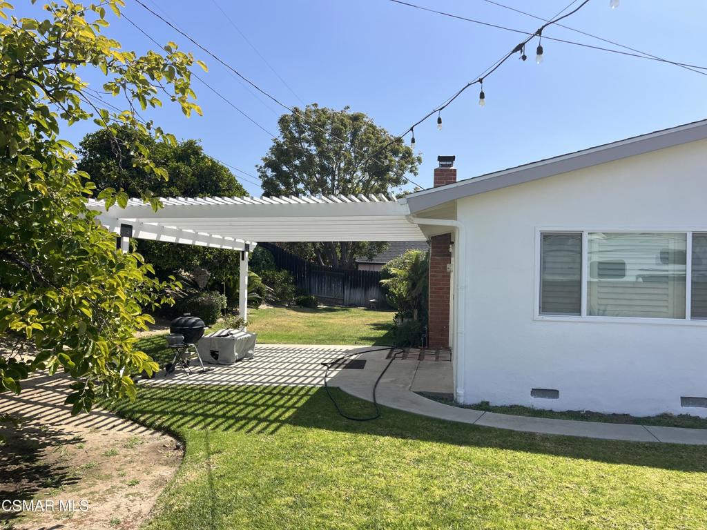 Residential Lease for rent at 825 Merced Drive, Camarillo CA featuring 3 beds and 2 baths