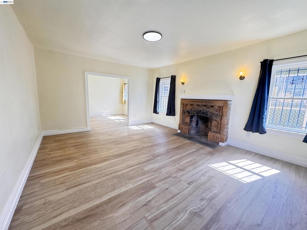 Residential Lease for rent at 1724 96th, Oakland CA featuring 4 beds and 2 baths