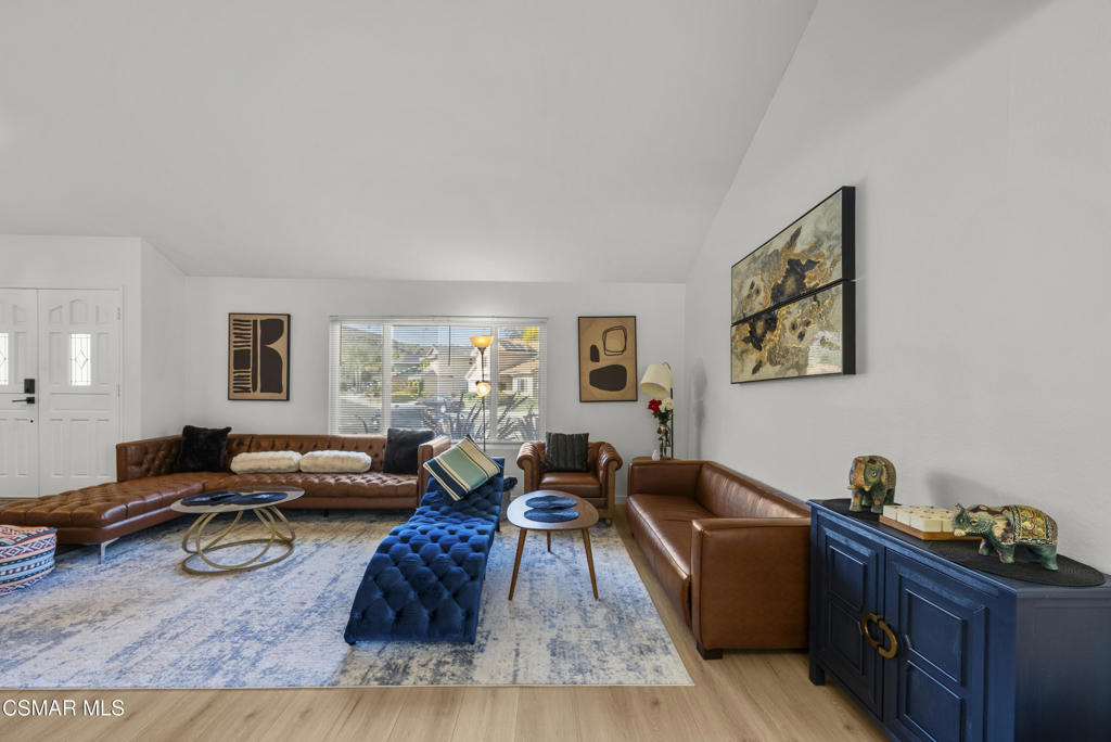 Residential Lease for rent at 3066 Apache Circle, Thousand Oaks CA featuring 3 beds and 2 baths