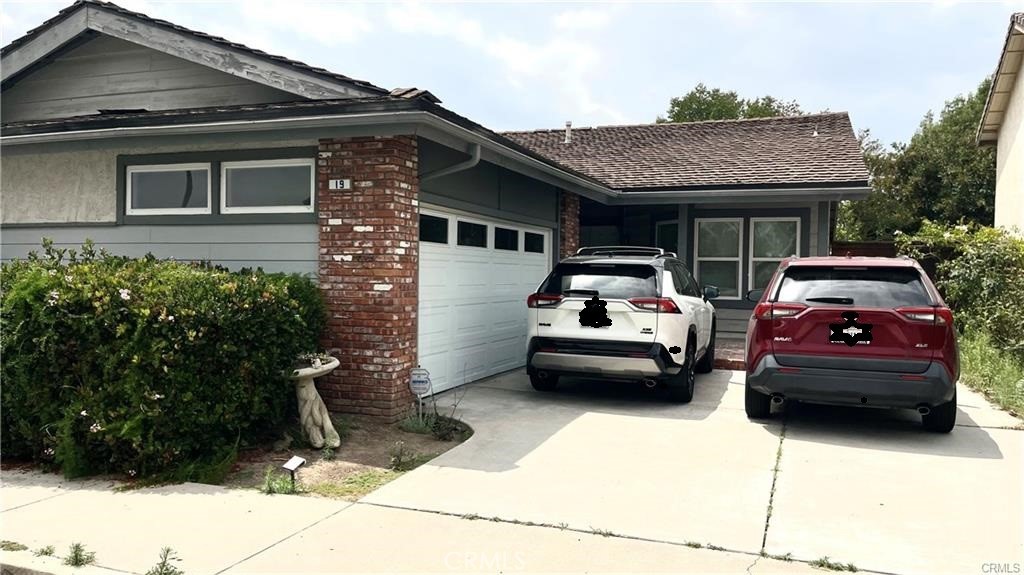 Residential Lease for rent at 19 Fulton, Irvine CA featuring 2 beds and 2 baths