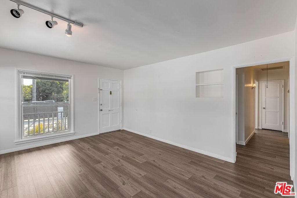 Residential Lease for rent at 4905 Coolidge Avenue, Culver City CA featuring 4 beds and 2 baths