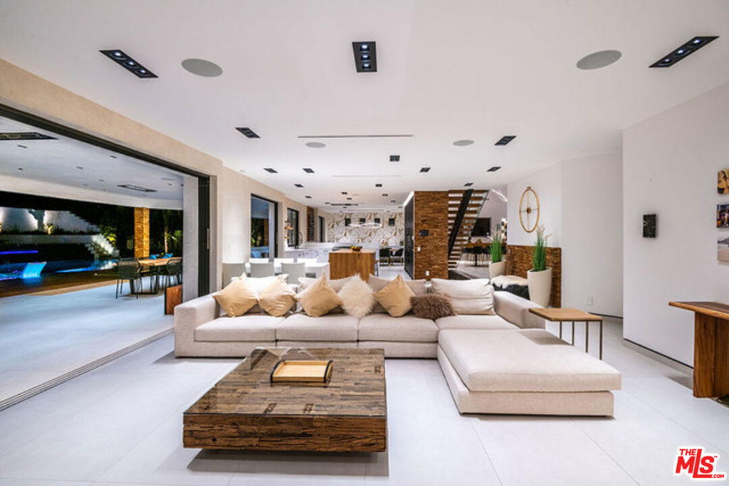 Residential Lease for rent at 25879 Chalmers Place, Calabasas CA featuring 5 beds and 5 baths