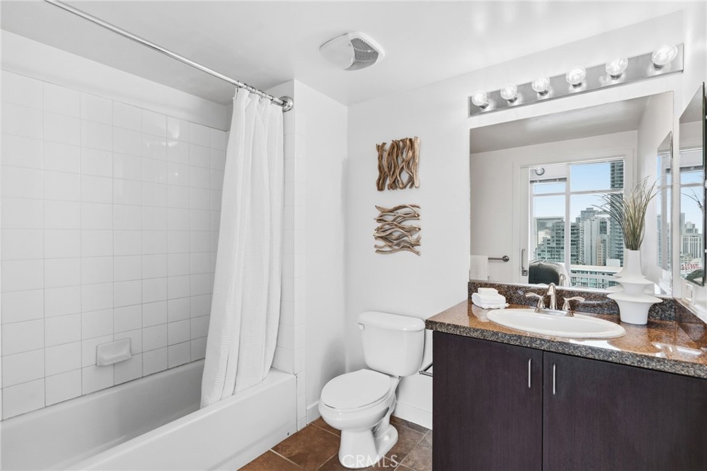 Residential Lease for rent at 1080 Park Blvd 1416, San Diego CA featuring 2 beds and 2 baths